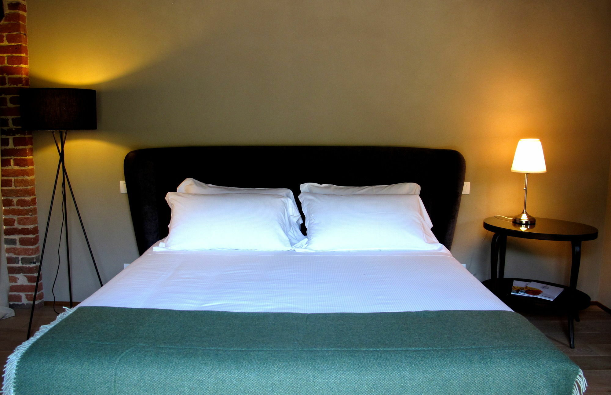 MiaClara Relais Guest House Alba  Bagian luar foto